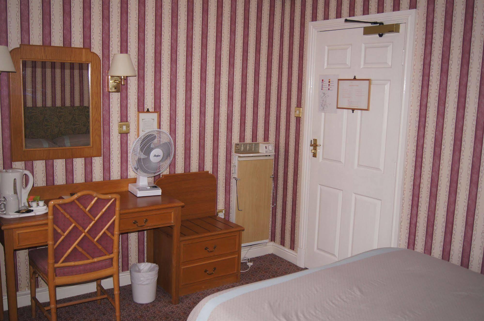 Castle Hotel Tamworth Exteriör bild