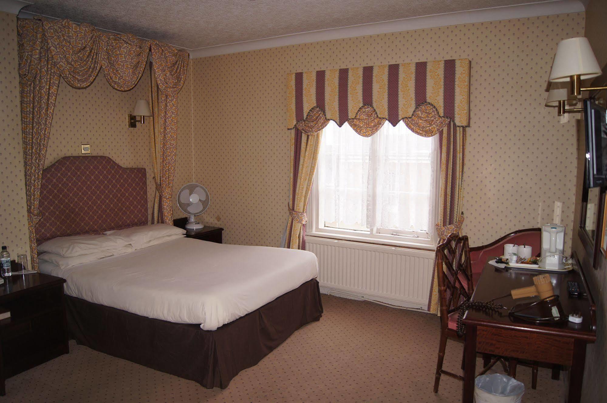 Castle Hotel Tamworth Exteriör bild